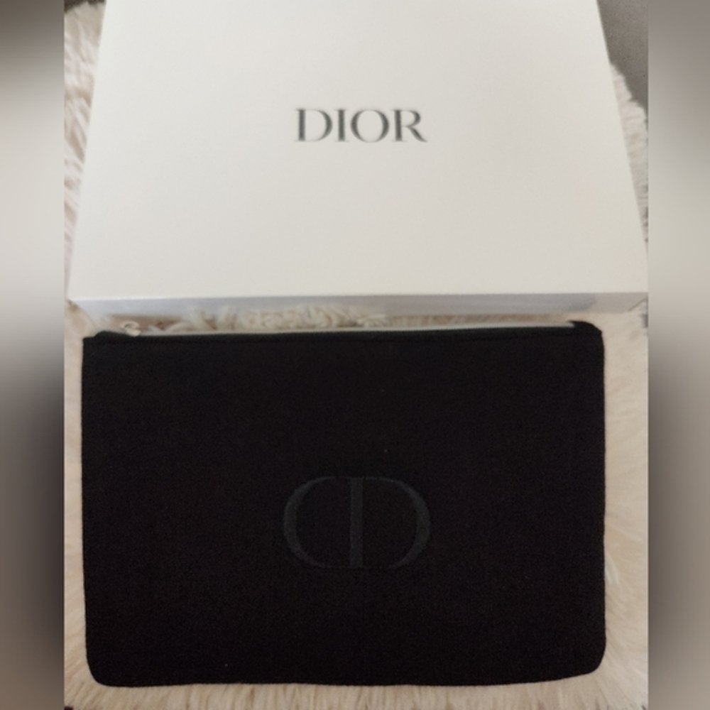 Dior pouch